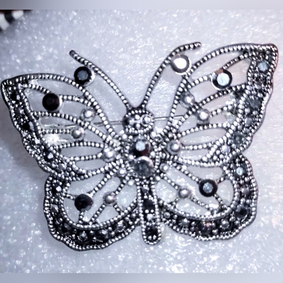 Vintage Butterfly Brooch - Picture 4 of 9